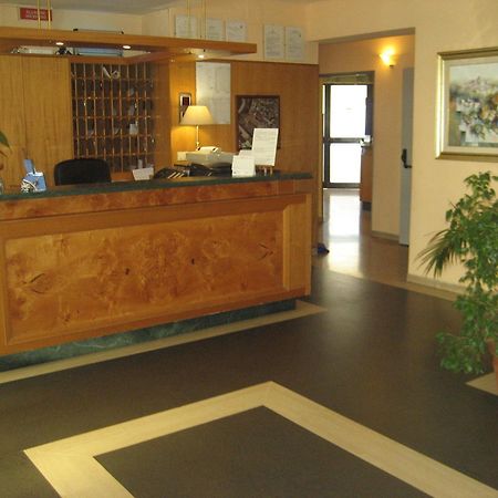Campus Hotel Bari Exterior photo