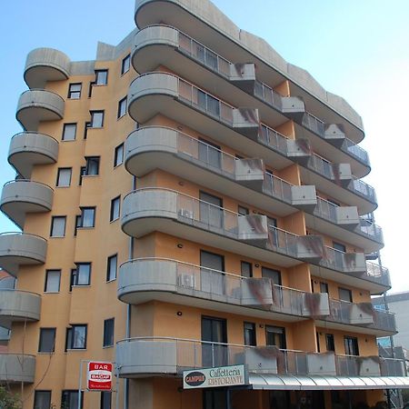 Campus Hotel Bari Exterior photo
