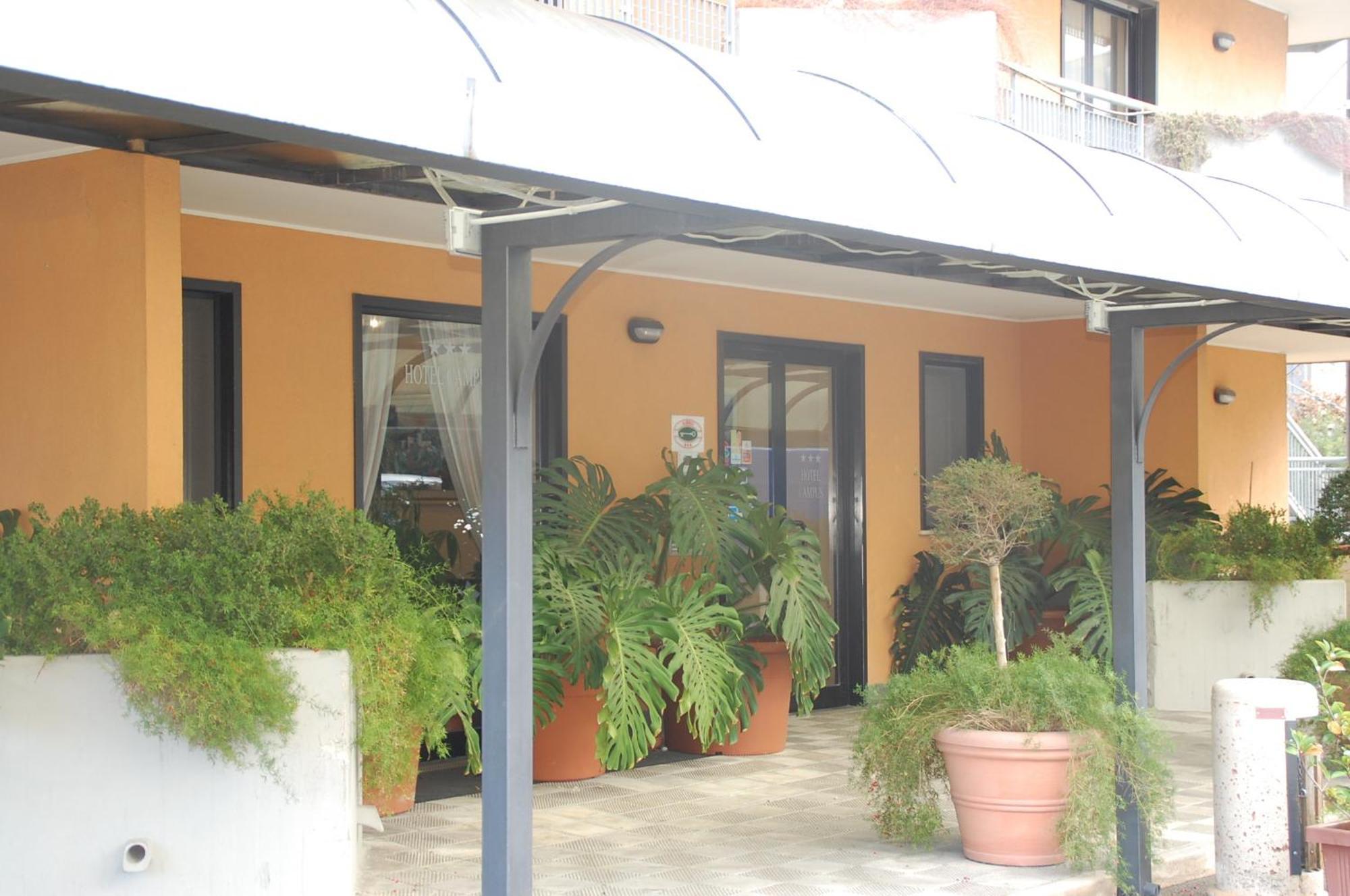 Campus Hotel Bari Exterior photo